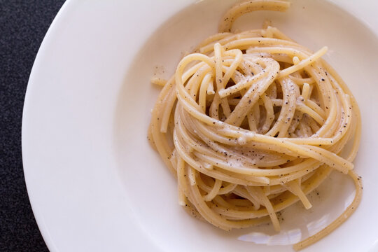 Traditional Roman Pasta Cacio e Pepe
