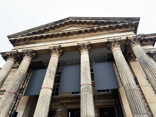 Obraz premium Grand neoclassical Walker Art Gallery building facade with Corinthian columns and pediment at a historic civic building in Liverpool, UK