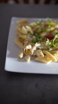 Salade de P&acirc;tes Estivale, Fra&icirc;che et Color&eacute;e