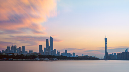 Naklejka premium Guangzhou Skyline Sunset with Canton Tower and City Lights