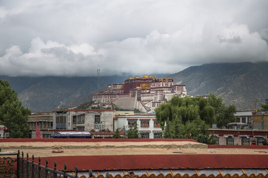 Potala Palace Lhasa Tibet - Iconic Monastery in Mountain Scenery