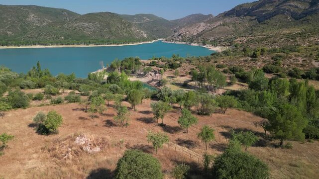 Embassament o Pant&agrave; de Santa Ana, Monestir de Santa Maria de Vallverd, Trag&oacute; de Noguera