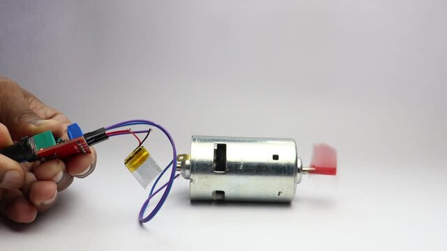 DC motor speed controlled by speed controller board with lipo battery power supply