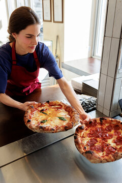 Fresh pizza transfer