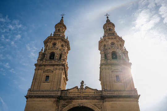 Logro&ntilde;o Cathedral Twin Towers