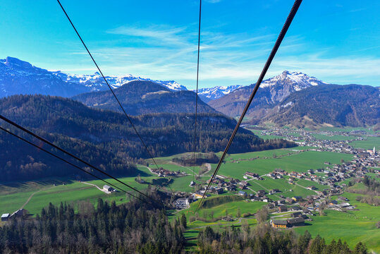 Vogelperspektive aus der Bergbahn auf Bezau im Bregenzerwald mit dem Firstgrat, Vorarlberg, &Ouml;sterreich