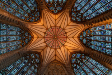 interior design and dome decoration of York Minster © Muren