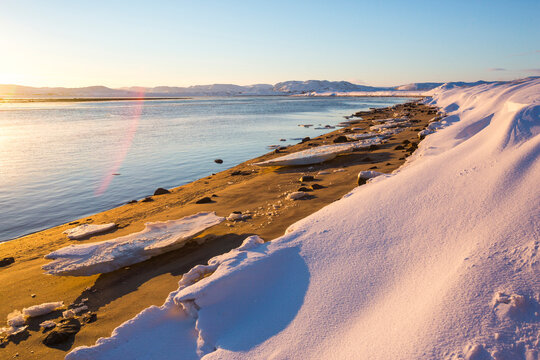 Guba Voronya, Barents Sea bay. Kola Peninsula landscape