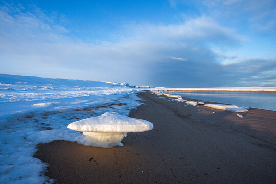 Guba Voronya, Barents Sea bay. Kola Peninsula landscape