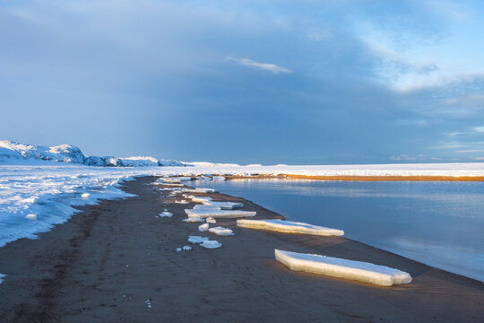 Guba Voronya, Barents Sea bay. Kola Peninsula landscape