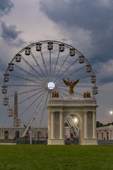 Obraz premium United States Triumphal Arch in DC. Patriotic United States Triumphal Arch landmark. Ceremonial United States Triumphal Arch view. United States Triumphal Arch frames Capitol.