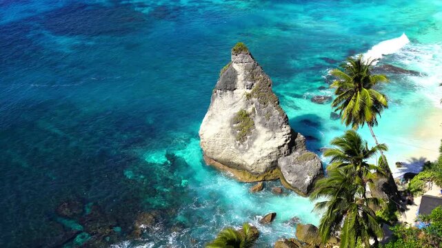 Diamond beach in Nusa penida island, Bali in Indonesia.
