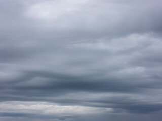 Obraz premium Dramatic stormy sky — dark storm clouds, overcast, threatening weather cloudscape