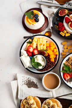 Different meals served for breakfast.