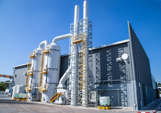 Industrial exhaust air treatment system or wet scrubber system