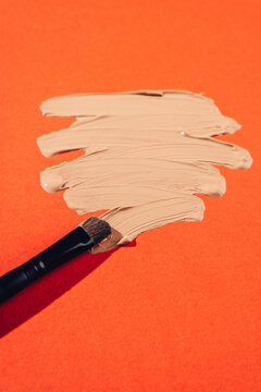 Cosmetic brushes and foundation