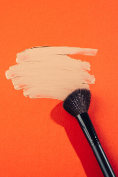 Cosmetic brushes and foundation