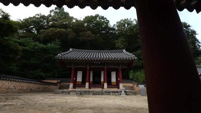 Jangseong Pilam Seowon Confucian academy UNESCO World Cultural Heritage Korea traditional architecture Joseon dynasty history Chosun travel interior hall 장성 필암서원 유네스코 세계문화유산 전통 조선 유교 서원 한옥 문화재 역사 대청마루
