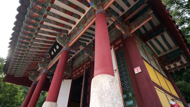 Jangseong Pilam Seowon Confucian academy UNESCO World Cultural Heritage Korea traditional architecture Joseon dynasty history Chosun travel interior hall 장성 필암서원 유네스코 세계문화유산 전통 조선 유교 서원 한옥 문화재 역사 대청마루