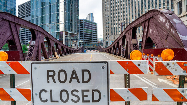 Road clodes sign on a Chicago Bridge