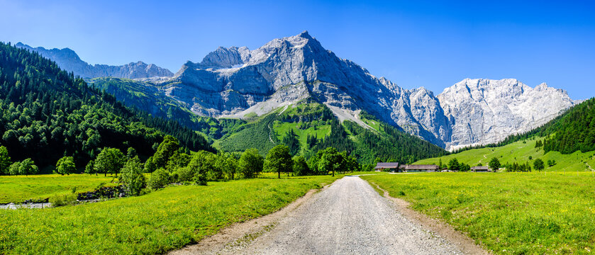 famous valley in austria - alpe eng