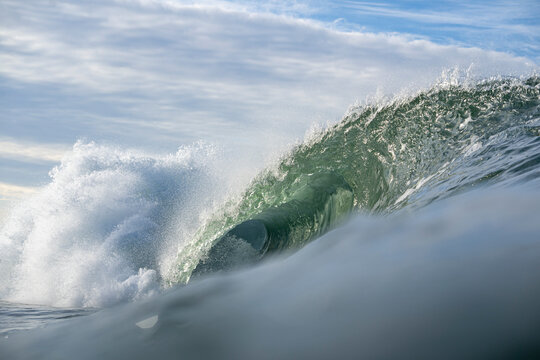 Barreling Wave 