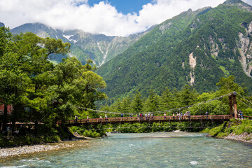 Fototapeta premium 上高地 梓川 河童橋 穂高連峰 夏