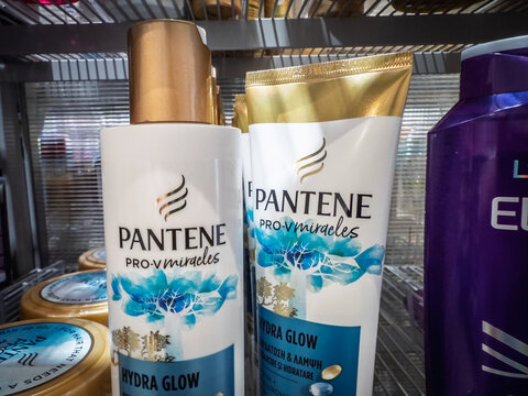 BELGRADE, SERBIA - JUNE 13, 2026: Pantene Pro-V Miracles Hydra Glow shampoo bottles and tubes on a supermarket shelf in Belgrade. Pantene is a brand of hair car products from Procter and Gamble.