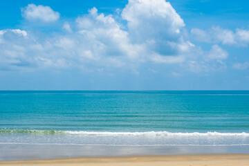 Fototapeta premium Tropical Nature ocean and summer sea water with beautiful bright sunlight. Perfect for summer vacation and travel background 