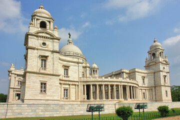 Fototapeta premium The Victoria Memorial dedicated to the memory of Queen Victoria, the Empress of India in the Maidan in Central Kolkata (Calcutta), India