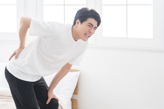 腰痛の男性