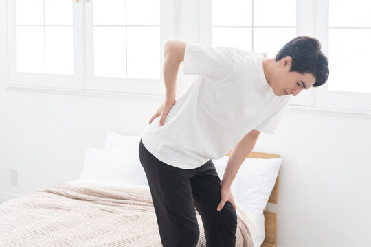 腰痛の男性