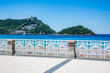 Obraz premium promenade of san sebastian spain