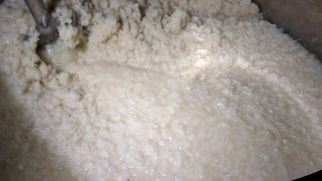Korea rice wine makgeolli brewing process nuruk taro ingredient brewery alcohol liquor 한국 막걸리 제조과정 막걸리재료 누룩 쌀 토란 주조 양조 술 쌀막걸리 발효 가공 생산 식품 원료 곡물