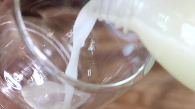 Korea rice wine makgeolli brewing process nuruk taro ingredient brewery alcohol liquor 한국 막걸리 제조과정 막걸리재료 누룩 쌀 토란 주조 양조 술 쌀막걸리 발효 가공 생산 식품 원료 곡물
