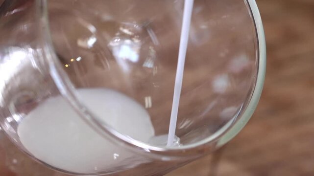 Korea rice wine makgeolli brewing process nuruk taro ingredient brewery alcohol liquor 한국 막걸리 제조과정 막걸리재료 누룩 쌀 토란 주조 양조 술 쌀막걸리 발효 가공 생산 식품 원료 곡물