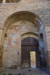 Fototapeta premium San Gimignano, Italy 03.04.2020: The Courtyard of Palazzo Comunale, also known as the Palazzo del Popolo at Piazza Duomo in San Gimignano