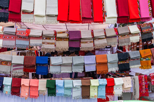 Kullu shawls for sale in Himachal 