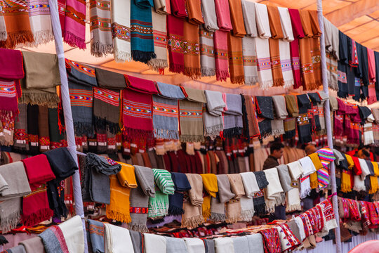 Kullu shawls for sale in Himachal 