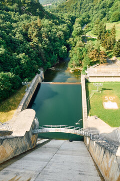Water dam seen from above
