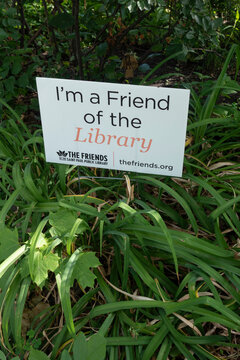 Librarian neighbors yard sign: "I'm a friend of the Library" St Paul Minnesota MN USA