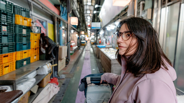 Bustling scene at Seong-dong Market in Gyeongju