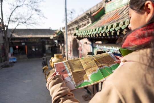 Exploring Pingyao with a traditional map