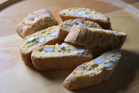 cantucci biscotti tipici toscani