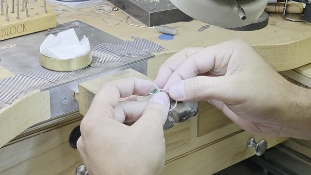making an emerald ring