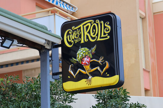 Enseigne du bar la cuv&eacute;e des trolls