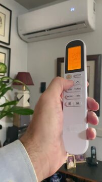 Aire acondicionado mando a distancia control remoto bajar temperatura con botones tecla y enfriar aire turbo display air conditioning chorro de aire fr&iacute;o