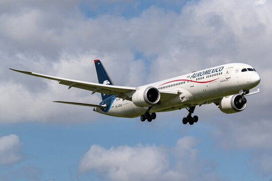 Vijfhuizen, Netherlands - June 7, 2026: AeroMexico Boeing 787-9 Dreamliner with registration XA-ADG on short final for runway 18R (Polderbaan) of Amsterdam Airport Schiphol