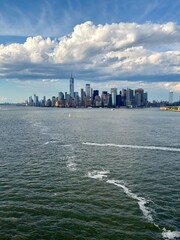 Fototapeta premium The Statue of Liberty and the New York City Skyline