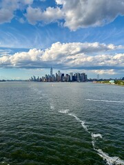 Fototapeta premium The Statue of Liberty and the New York City Skyline